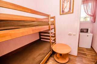 Гостиница Лукоморье Алупка Бюджетный двухместный номер с двухъярусной кроватью-3